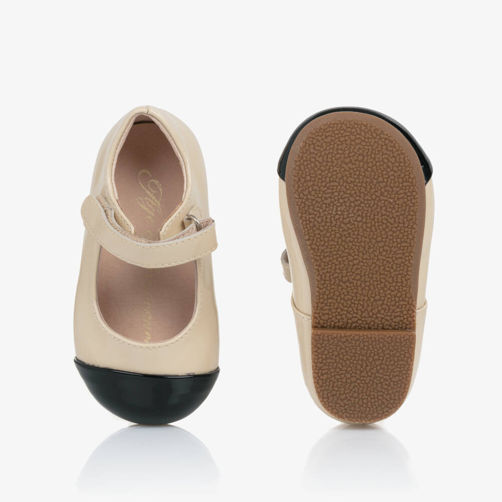 Age of Innocence-حذاء جلد لامع لون بيج للمولودات | Childrensalon Outlet