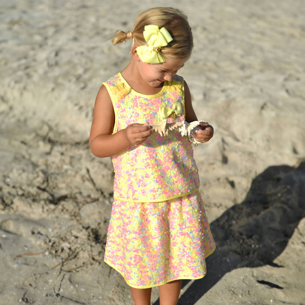 Angel's Face-بلوزة صفراء براقة بلا أكمام للبنات | Childrensalon Outlet