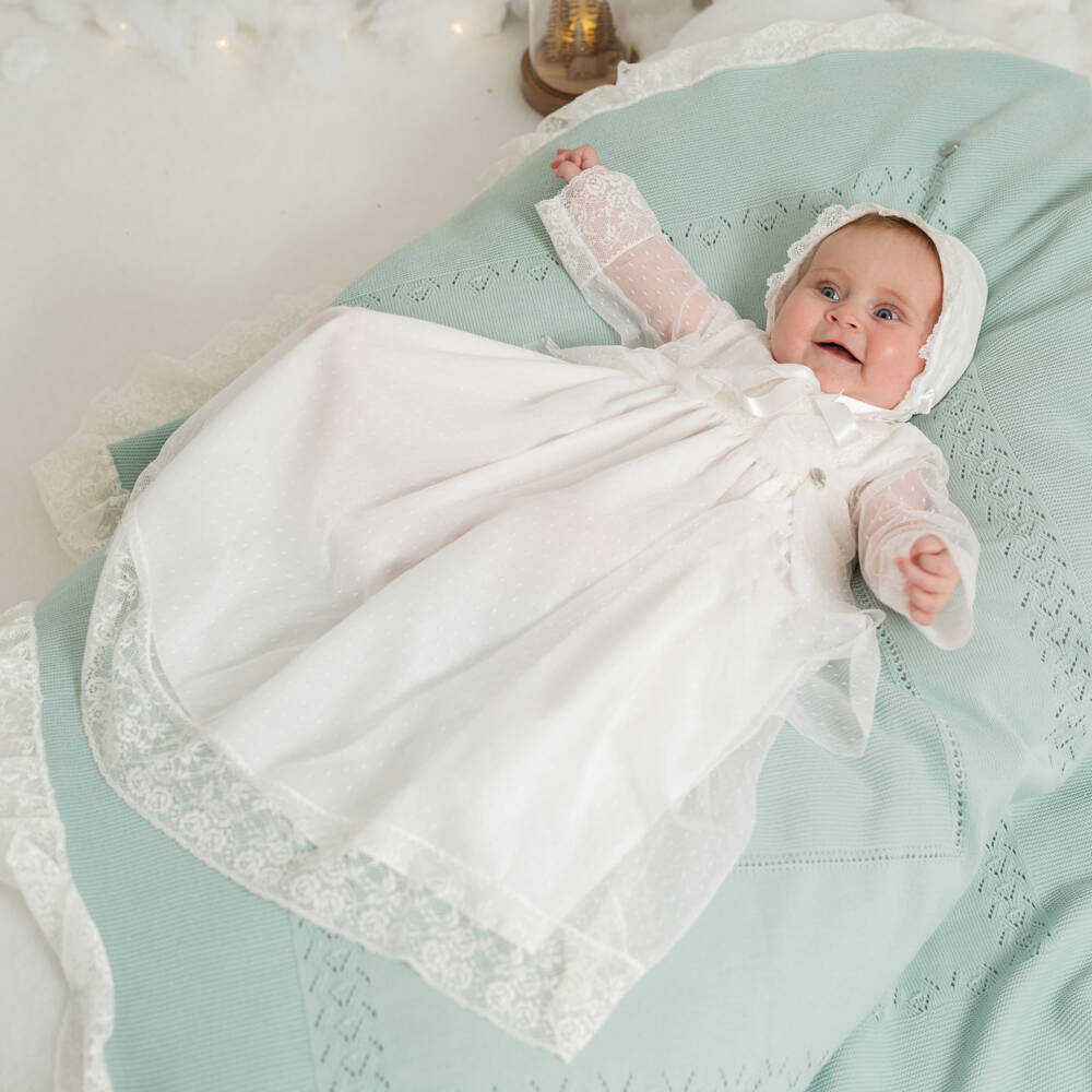 Artesanía Granlei-Baby Girls Ivory Lace Ceremony Dress & Bonnet Set | Childrensalon Outlet