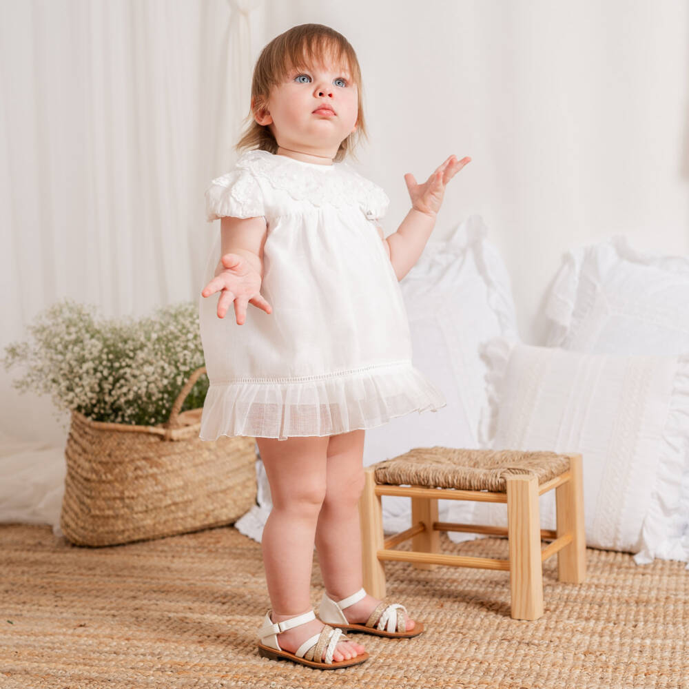 Artesanía Granlei-Baby Girls White Dress with Floral Lace Ruffle Collar | Childrensalon Outlet