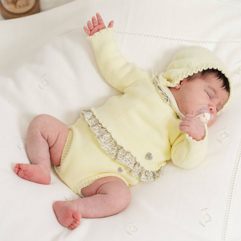 Artesanía Granlei-Baby Girls Yellow Knitted Shorts Set with Floral Trim | Childrensalon Outlet