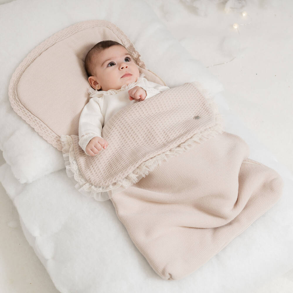 Artesanía Granlei-Beige Knitted Baby Nest with Lace Trim (70cm) | Childrensalon Outlet