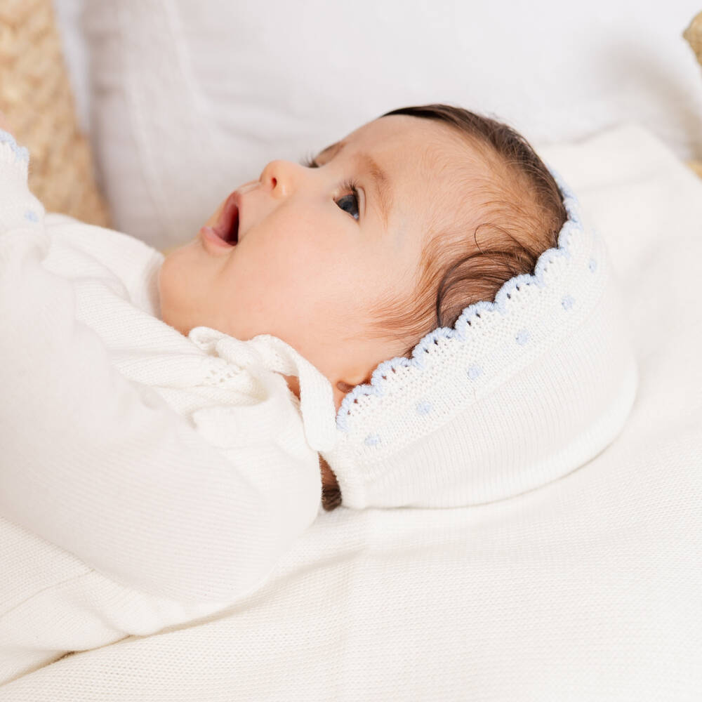 Artesanía Granlei-Ivory Knitted Bonnet with Pale Blue Trims | Childrensalon Outlet