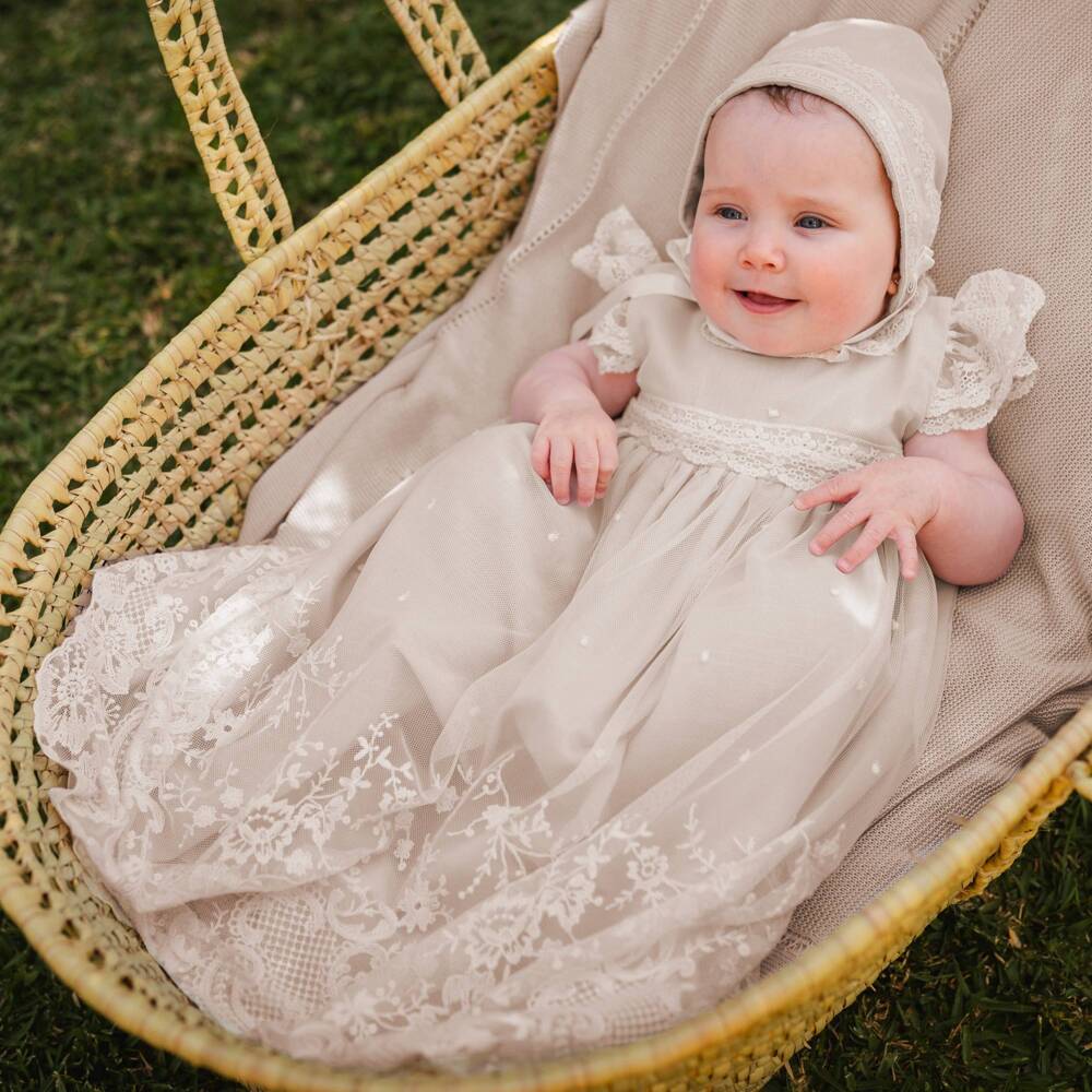 Artesanía Granlei-Baby Girls Beige Ceremony Dress & Bonnet Set | Childrensalon Outlet