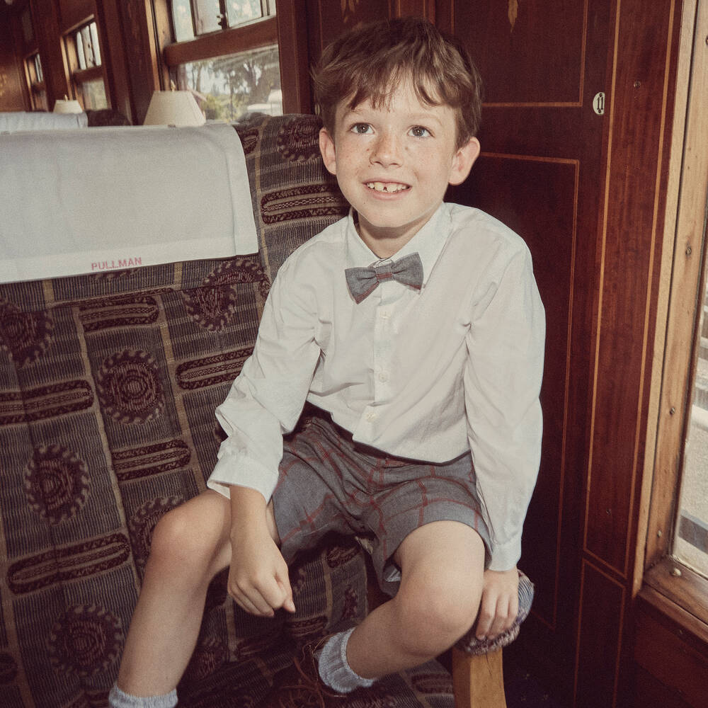 بياتريس آند جورج-طقم شورت كاروهات قطن لون رمادي وأبيض للأولاد | Childrensalon Outlet