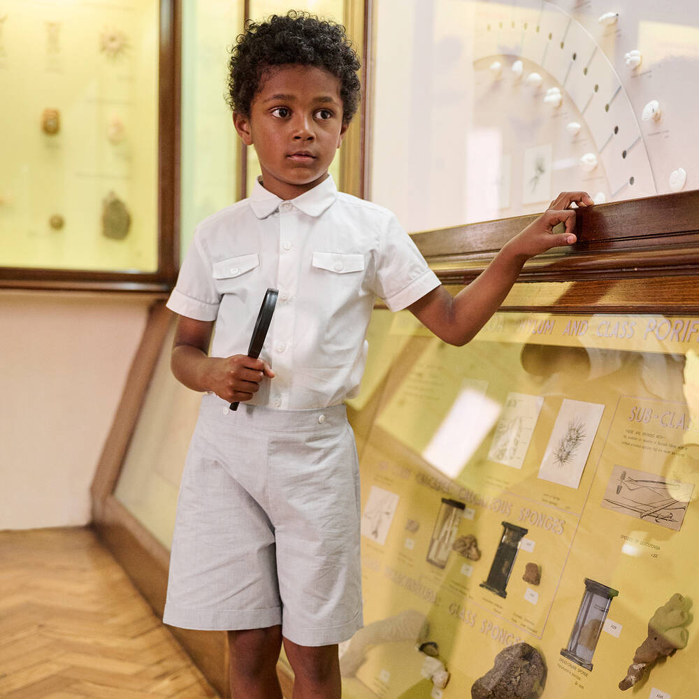 Beatrice & George-Бело-серый хлопковый летний костюм для мальчиков | Childrensalon Outlet