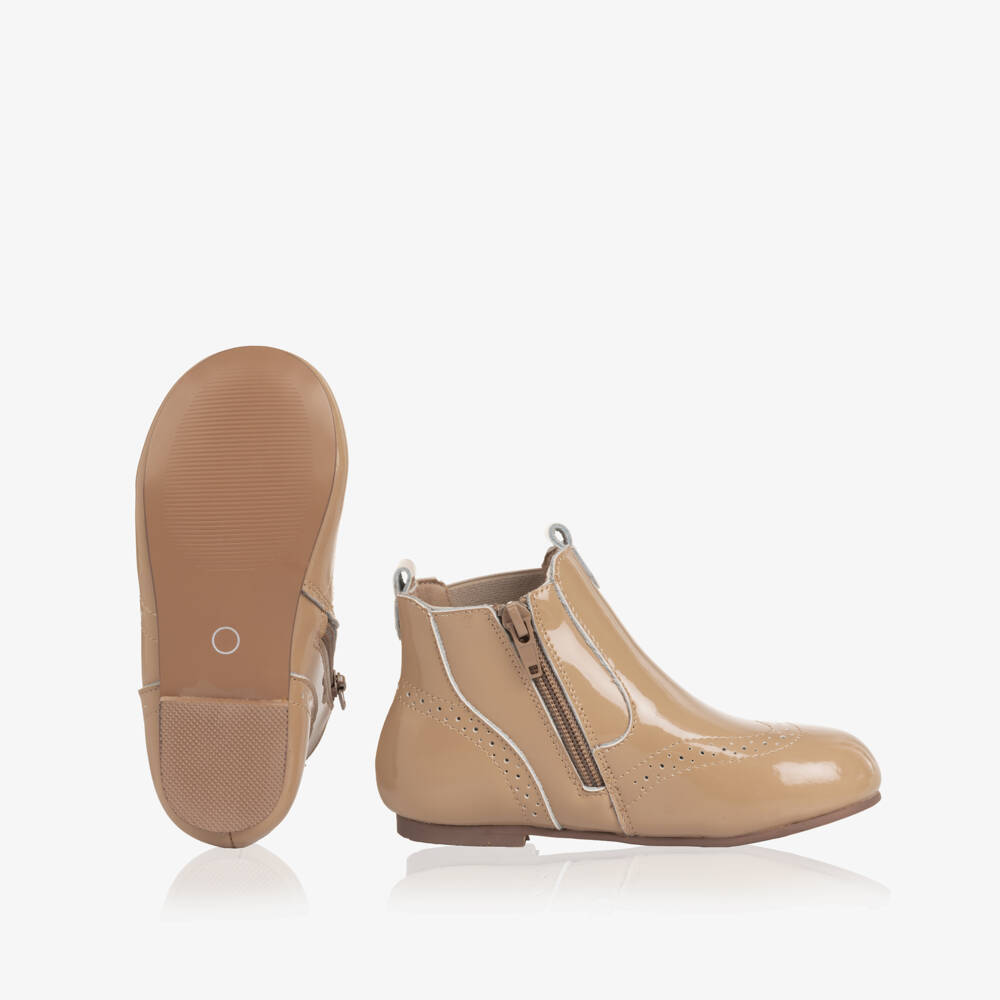Beau KiD-Beige Patent Leather Chelsea Boots | Childrensalon Outlet