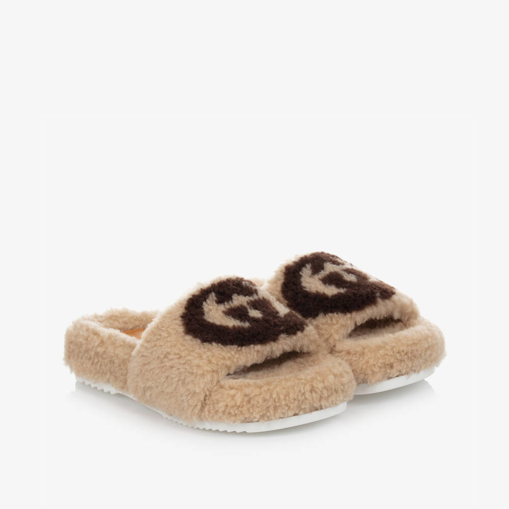 Gucci-Beige Faux Fur Logo Sliders | Childrensalon Outlet