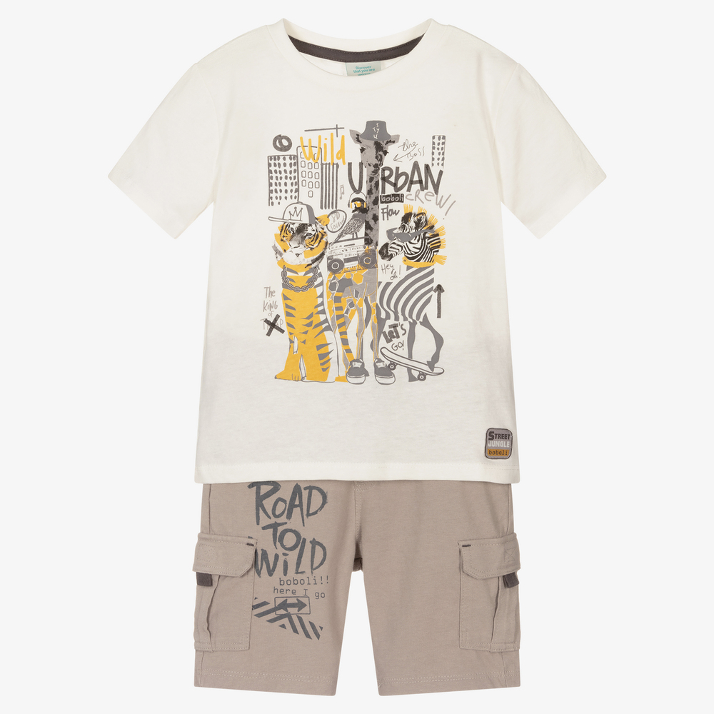 Boboli - Кремовая футболка и бежевые шорты для мальчиков  | Childrensalon