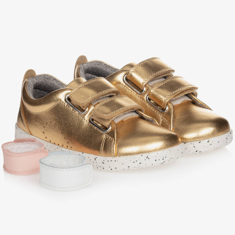 Bobux Kid + - Золотистые кожаные кроссовки со сменными ремешками | Childrensalon