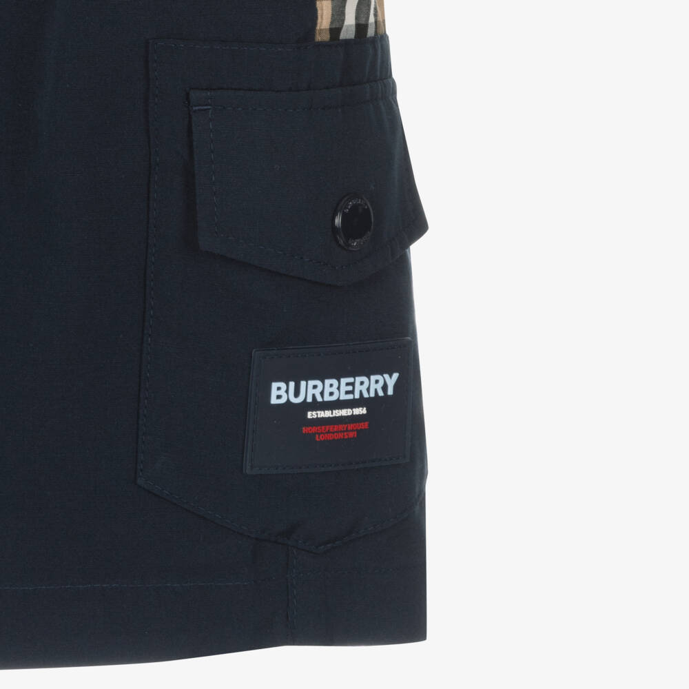 Burberry-شورت كارجو أنيق للأولاد باللون الأزرق الداكن | Childrensalon Outlet