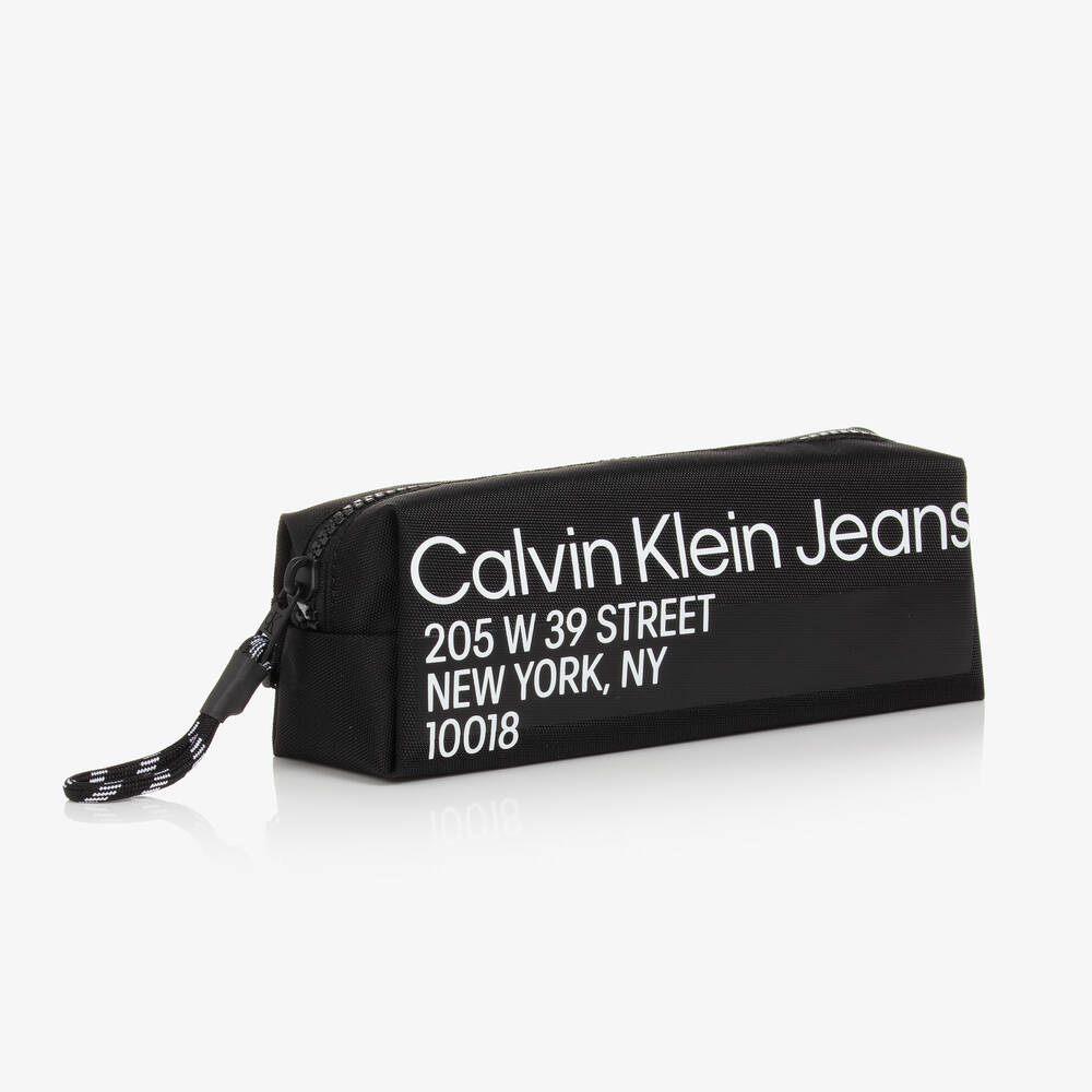 كالفين كلاين-مقلمة لون أسود وأبيض (24 سم) | Childrensalon Outlet