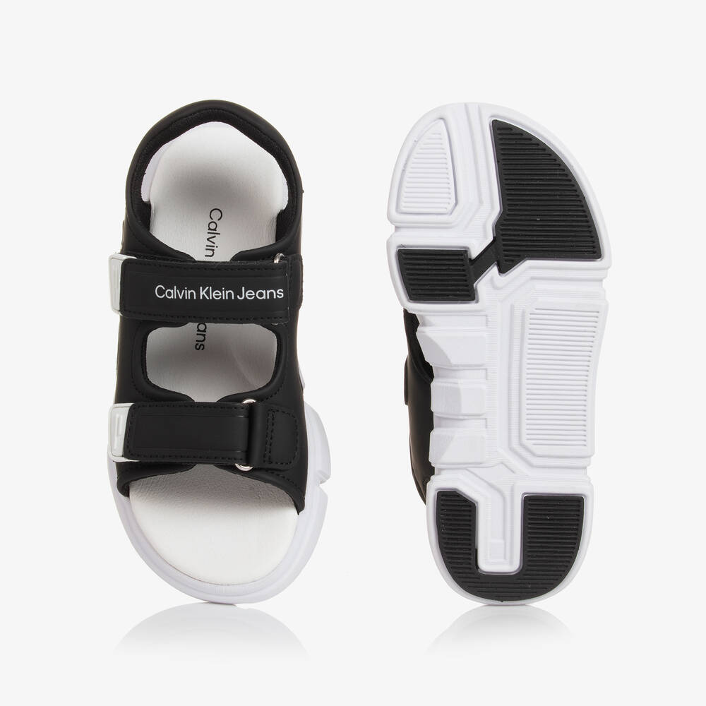 Calvin Klein-صندل بشريط لاصق مطاط لون أسود للأولاد | Childrensalon Outlet
