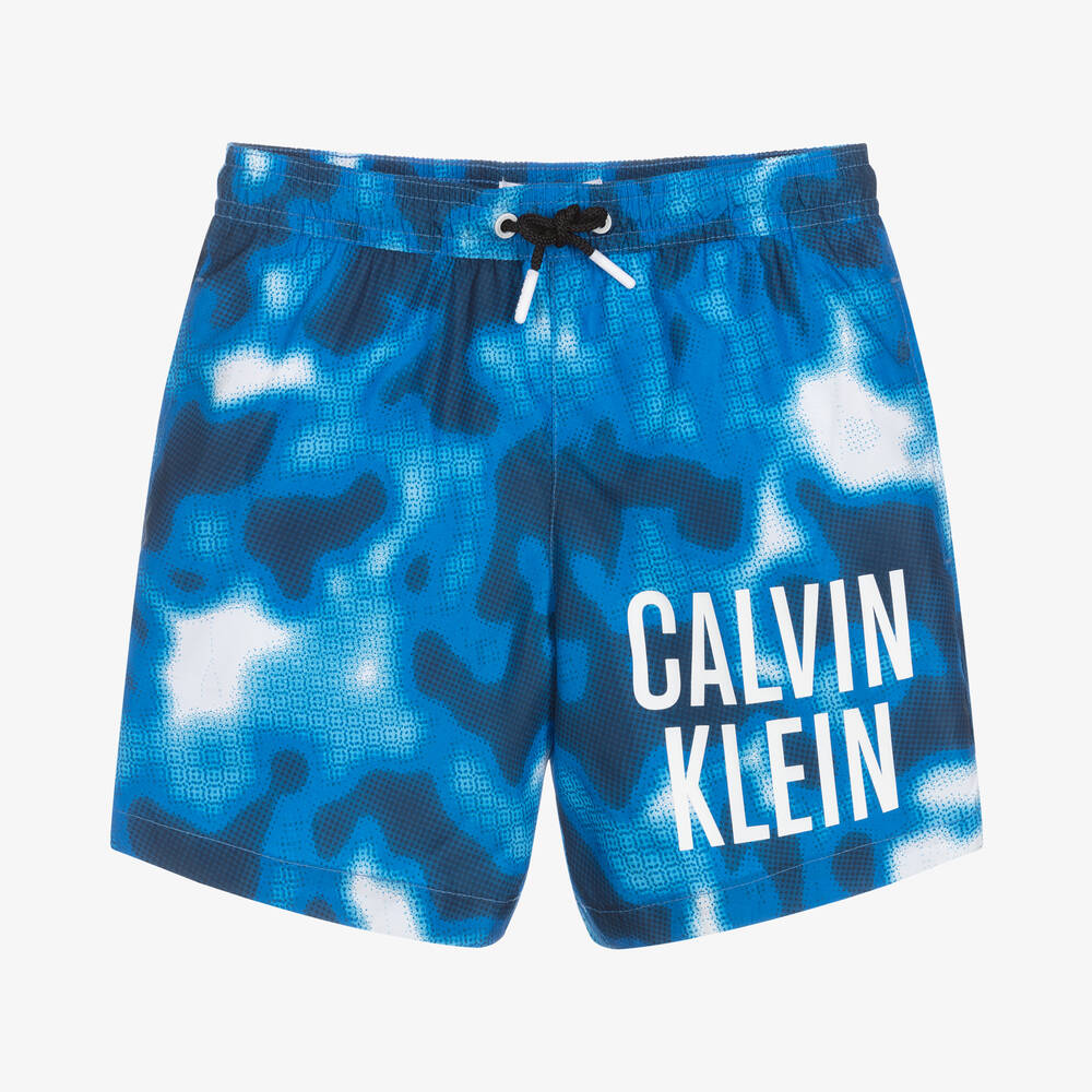 Calvin Klein - Blaue abstrakte Tarn-Badeshorts | Childrensalon