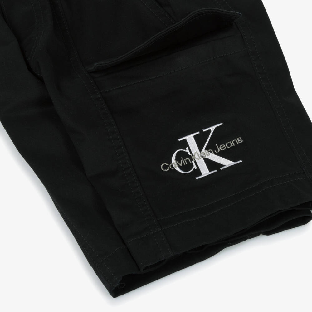 Calvin Klein-Boys Cotton Cargo Shorts in Noir | Childrensalon Outlet
