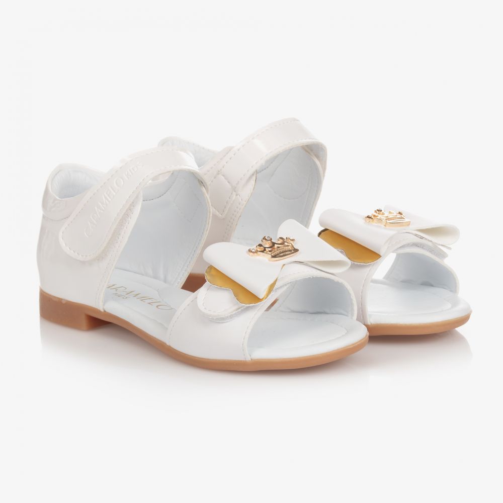Caramelo Kids - Girls White Patent Bow Sandals | Childrensalon