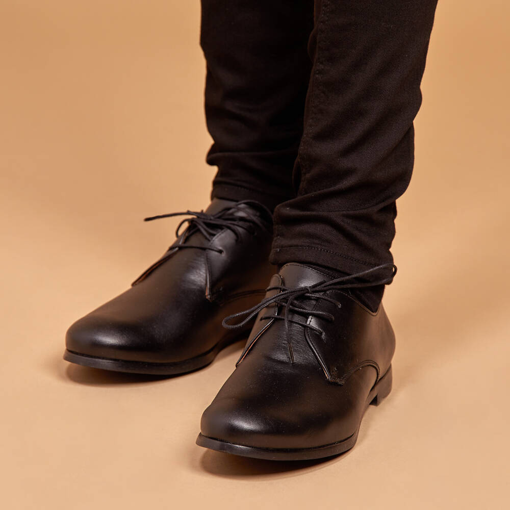 Children's Classics-Классические черные кожаные туфли на шнуровке для мальчиков | Childrensalon Outlet