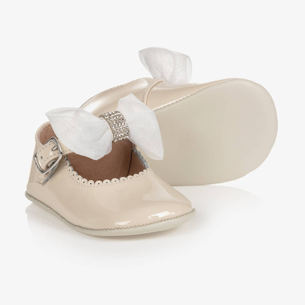 Children's Classics - Chaussons en cuir verni ivoire pour bébé | Childrensalon