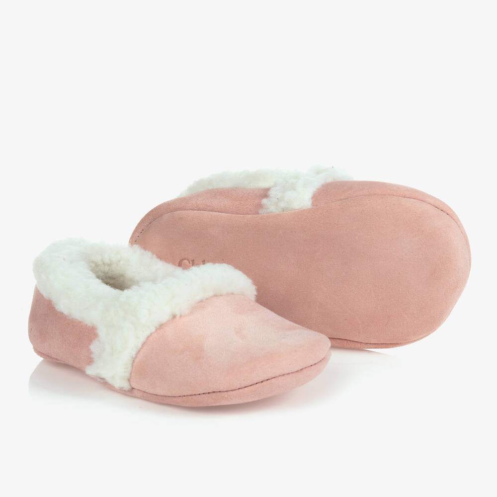 Chloé - Chaussons en daim bébé fille | Childrensalon