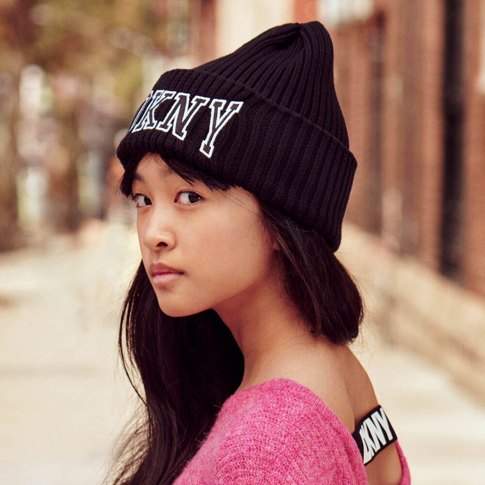 DKNY-قبعة بيني مضلعة لون أسود | Childrensalon Outlet