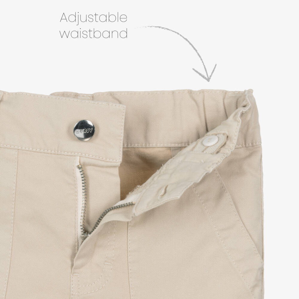 DKNY-بنطلون كارغو قطن لون بيج للأولاد | Childrensalon Outlet