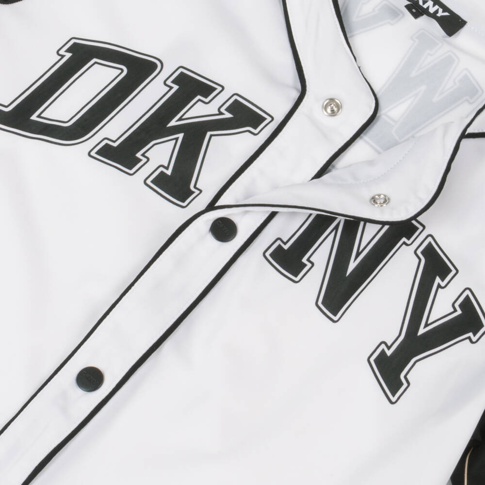 DKNY-Бейсбольная футболка с белыми рукавами для мальчиков | Childrensalon Outlet