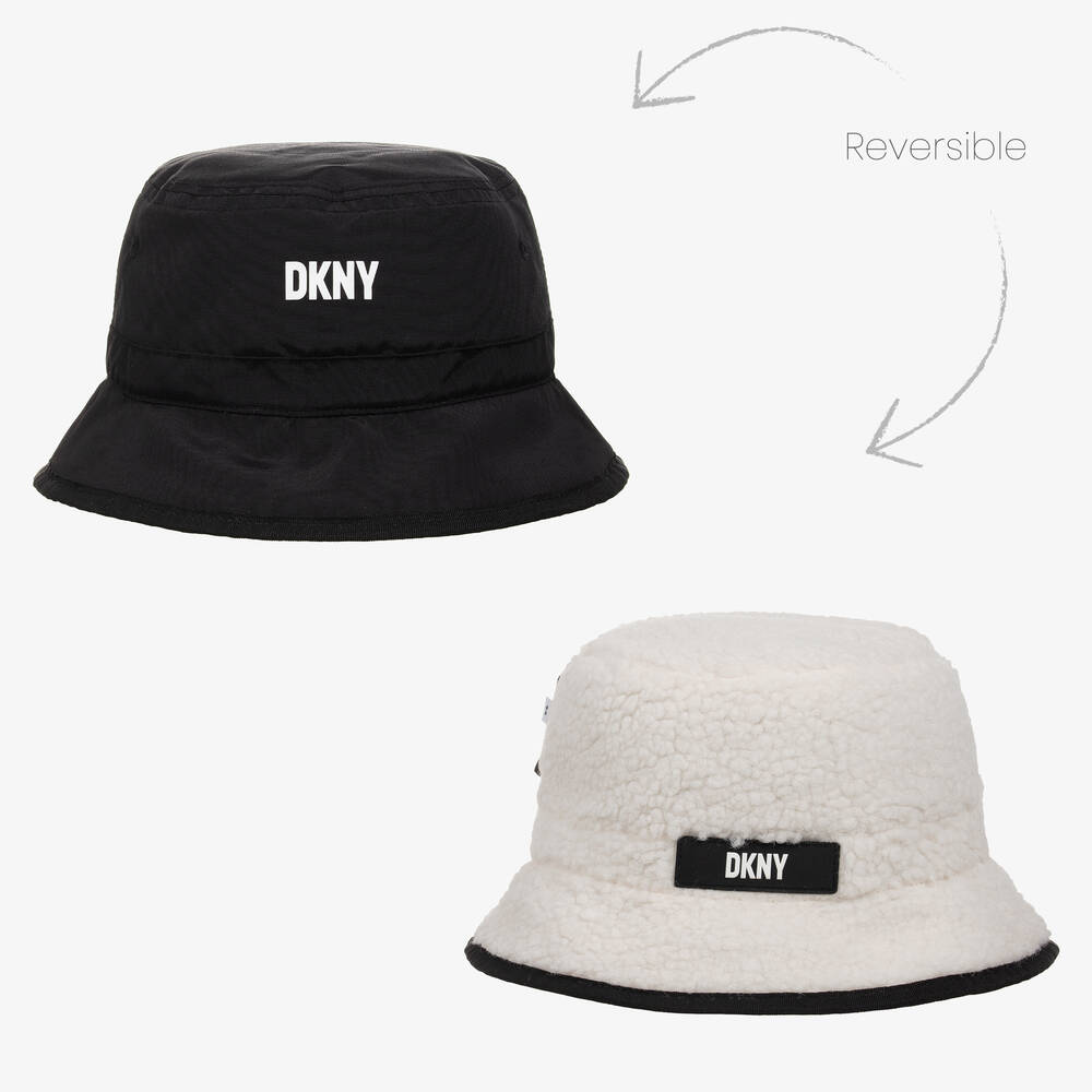 DKNY - قبعة بوجهين فليس شيربا لون أسود وعاجي   | Childrensalon