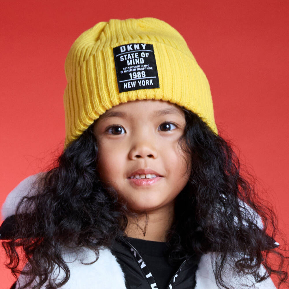 DKNY-قبعة بيني محبوكة لون أصفر للبنات | Childrensalon Outlet