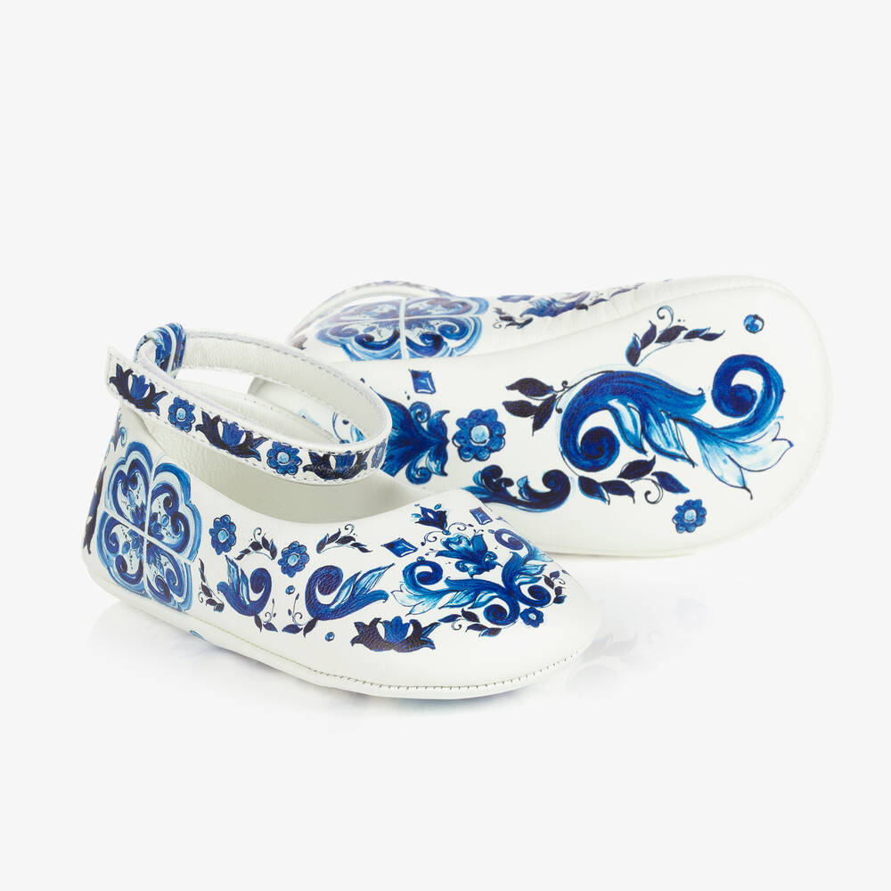 Dolce & Gabbana - حذاء جلد لمرحلة قبل المشي لون أبيض وأزرق للمولودات | Childrensalon