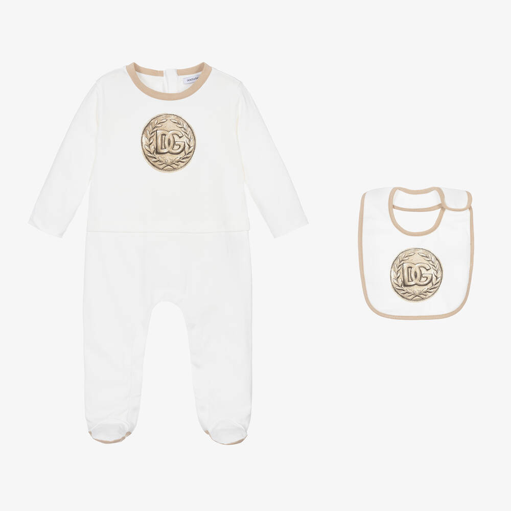 Dolce & Gabbana - Weißes Münzstrampler & Lätzchen Set | Childrensalon