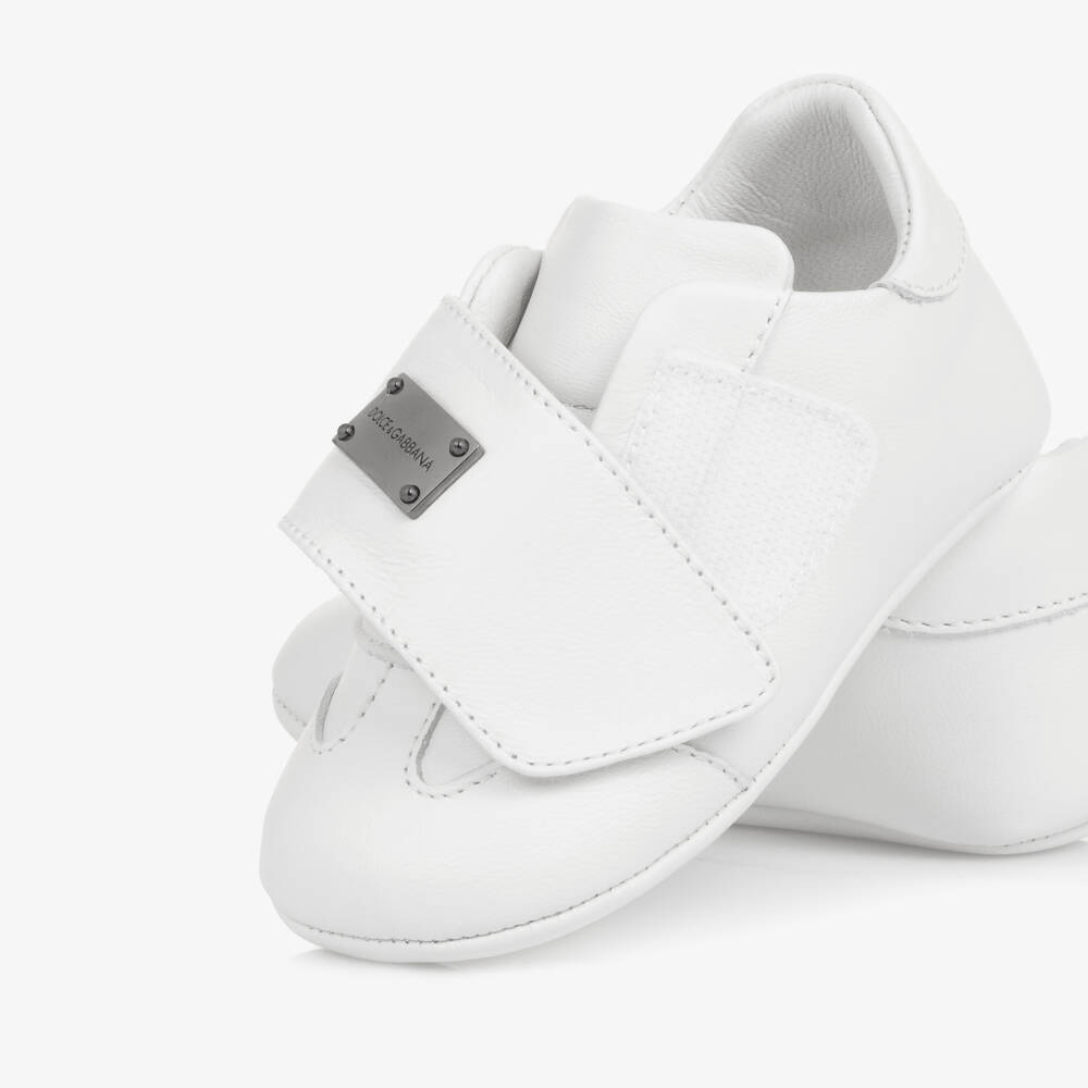 Dolce & Gabbana-White Leather Pre-Walker Shoes with Logo Plaque | Childrensalon Outlet