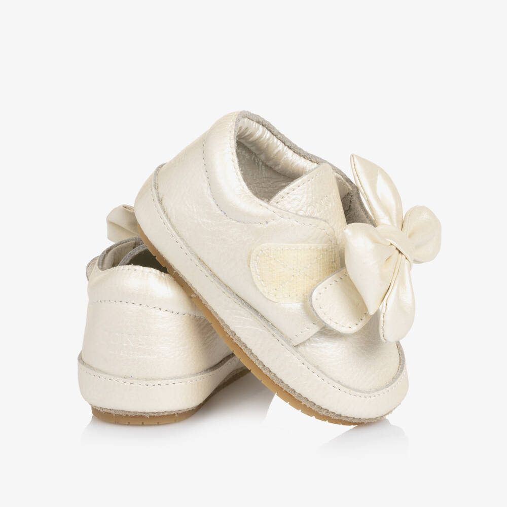 Donsje-Baby Girls Metallic White Leather Velcro Trainers with Bow | Childrensalon Outlet