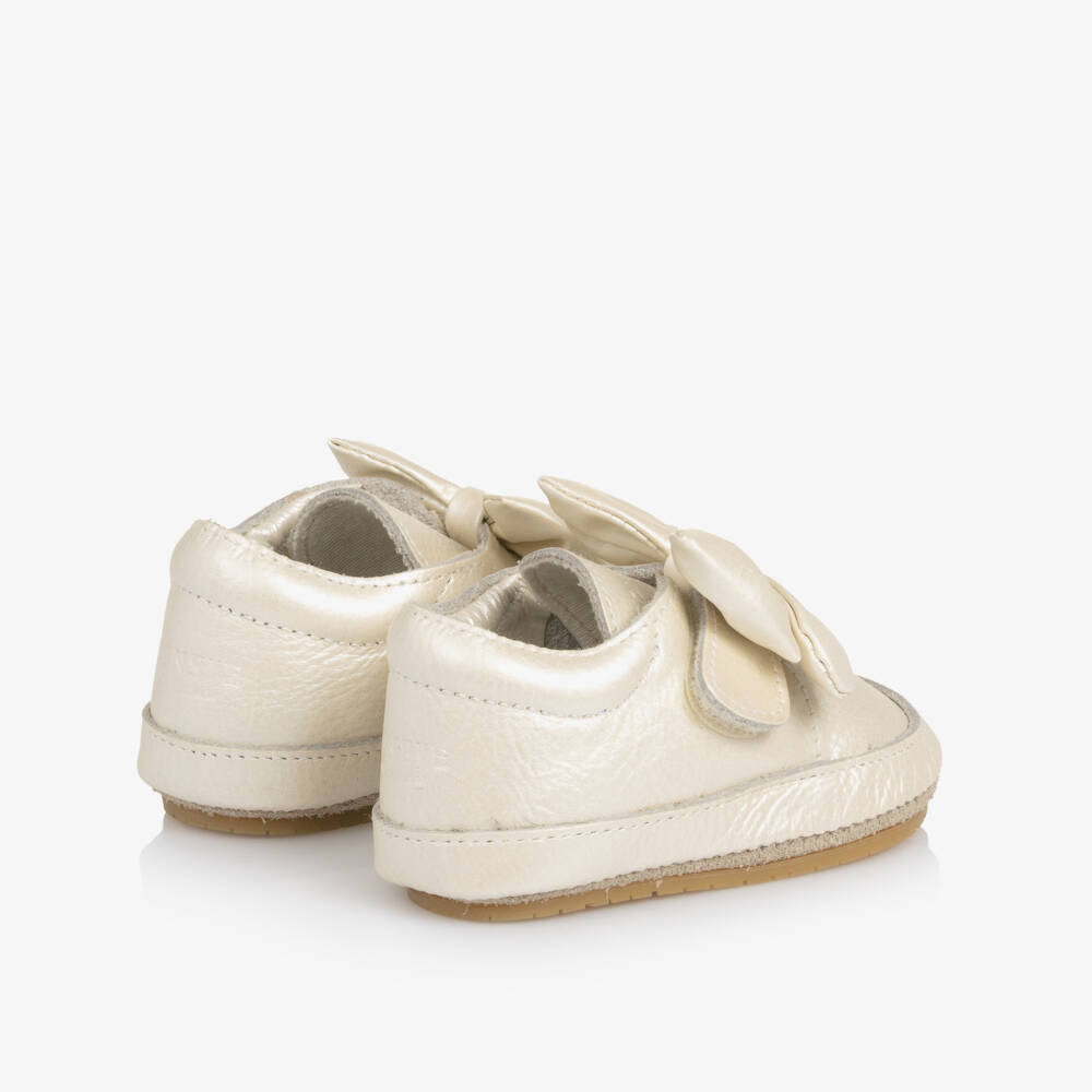 Donsje-Baby Girls Metallic White Leather Velcro Trainers with Bow | Childrensalon Outlet