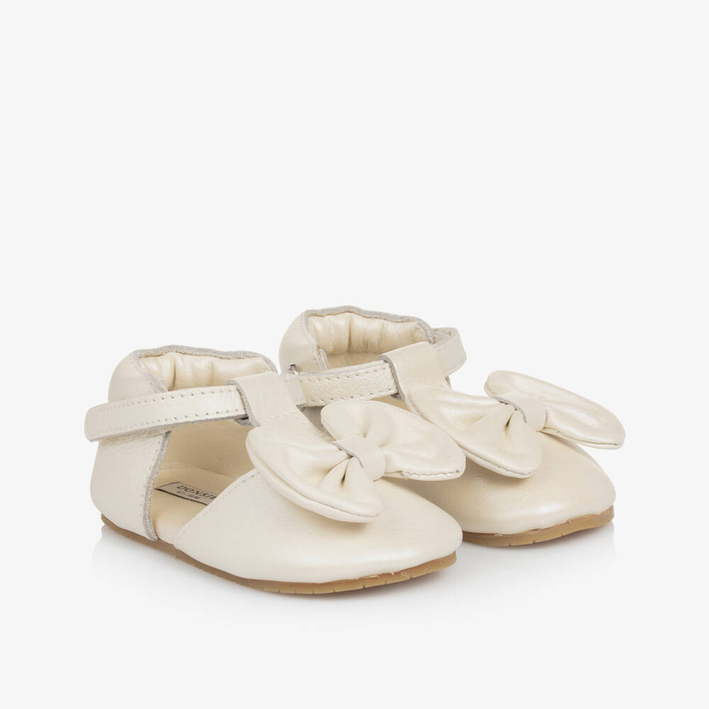 Donsje-Girls Creamy Leather Bow First Shoes | Childrensalon Outlet