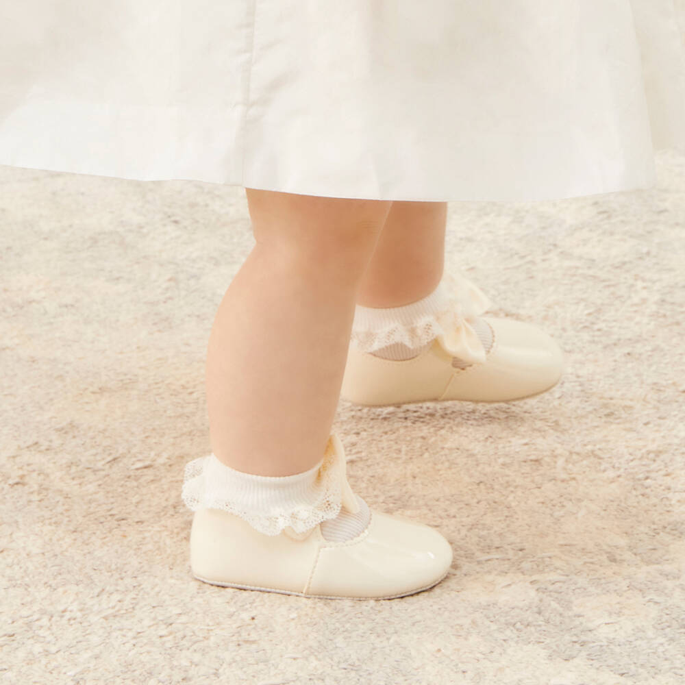 Early Days-Baby Girls Ivory Pre-Walker Shoes with Bows | Childrensalon Outlet