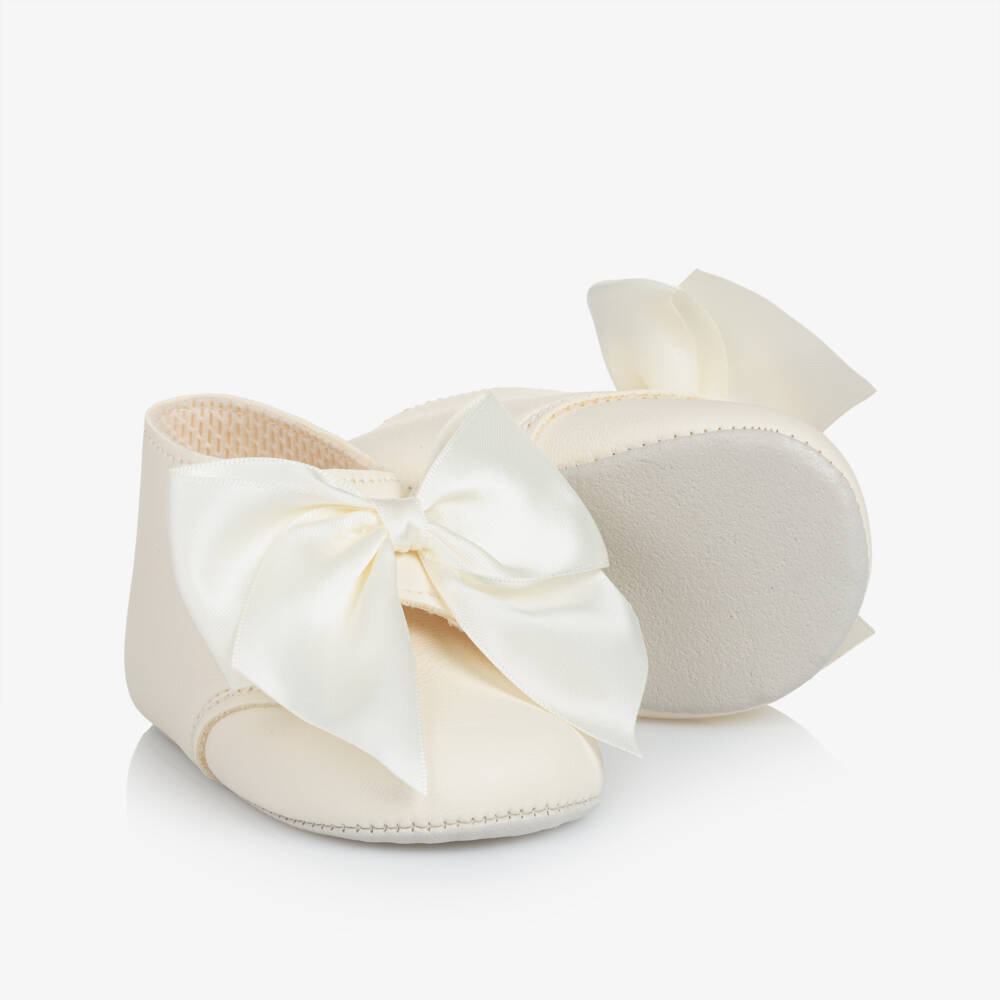Early Days-Girls Ivory Bow Pre-Walker Shoes | Childrensalon Outlet