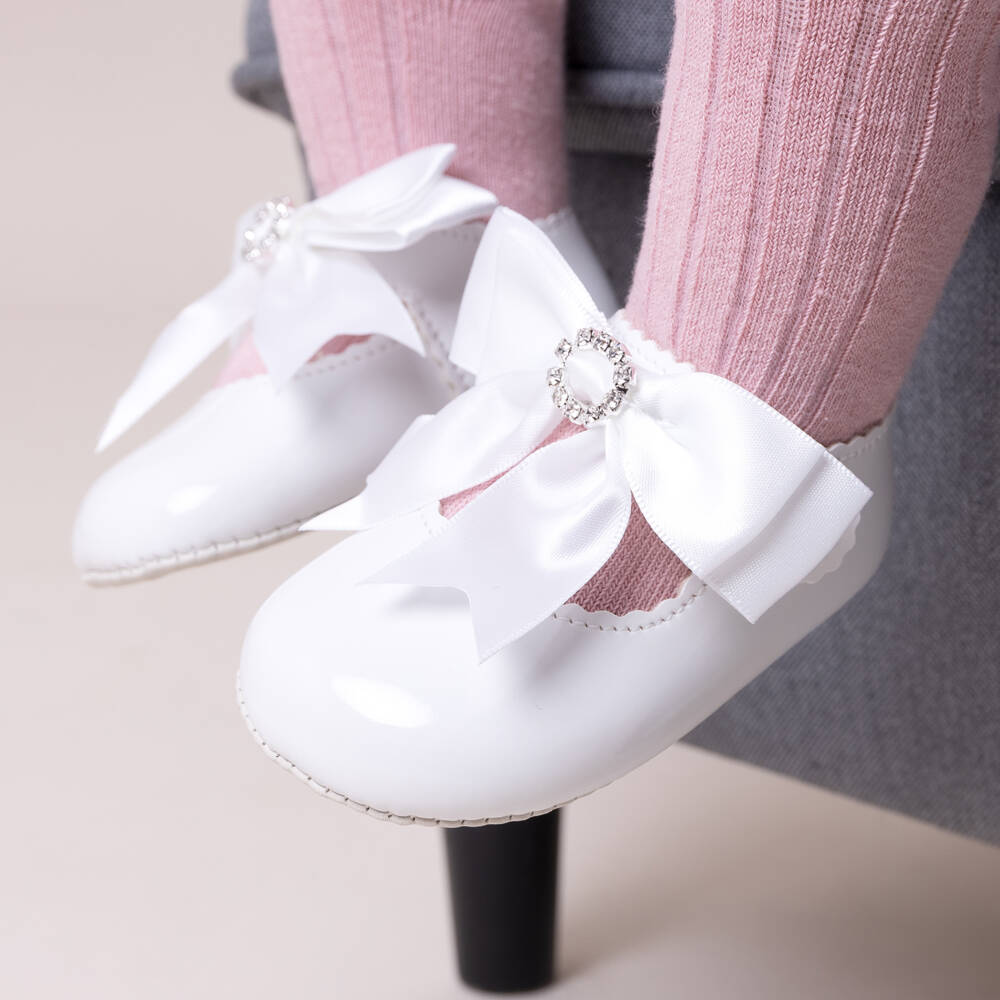Early Days-Girls Soft White Bow Pre-Walkers | Childrensalon Outlet