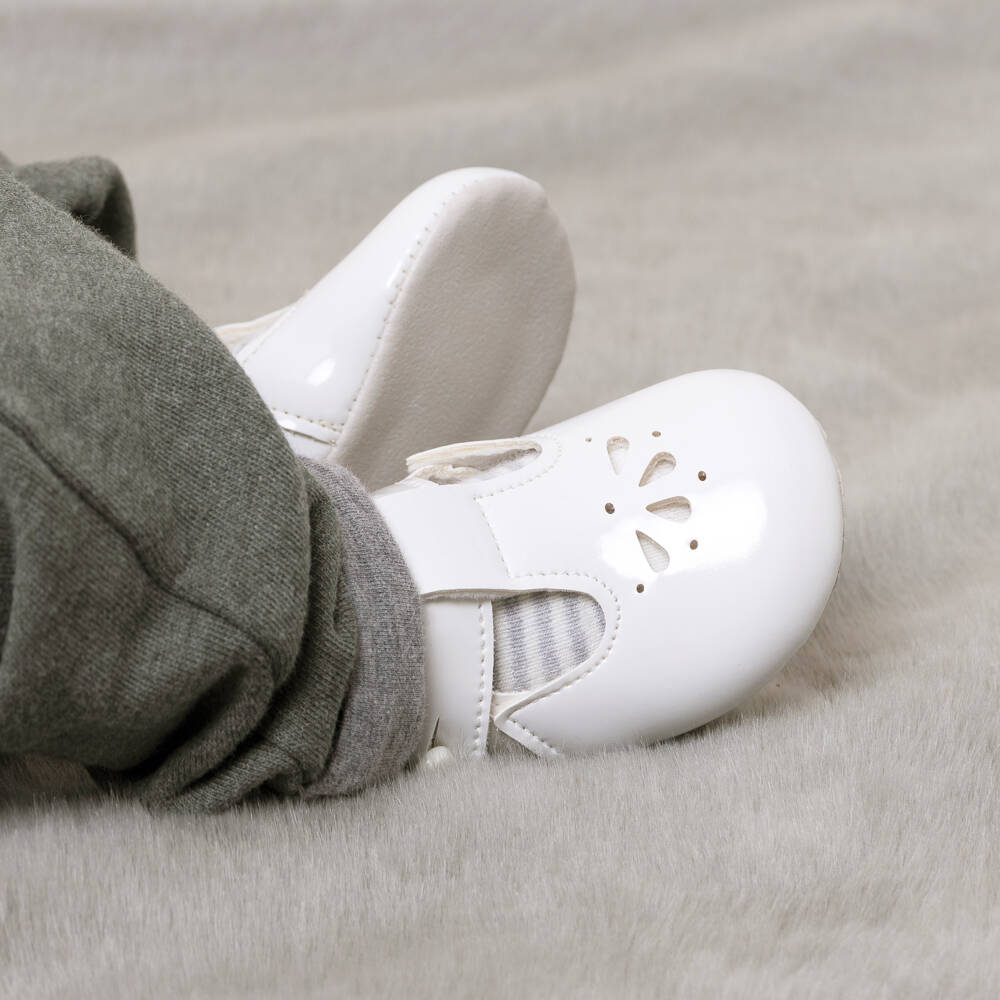 Early Days Baypods-Girls White Patent Pre-Walker Bar Shoes | Childrensalon Outlet