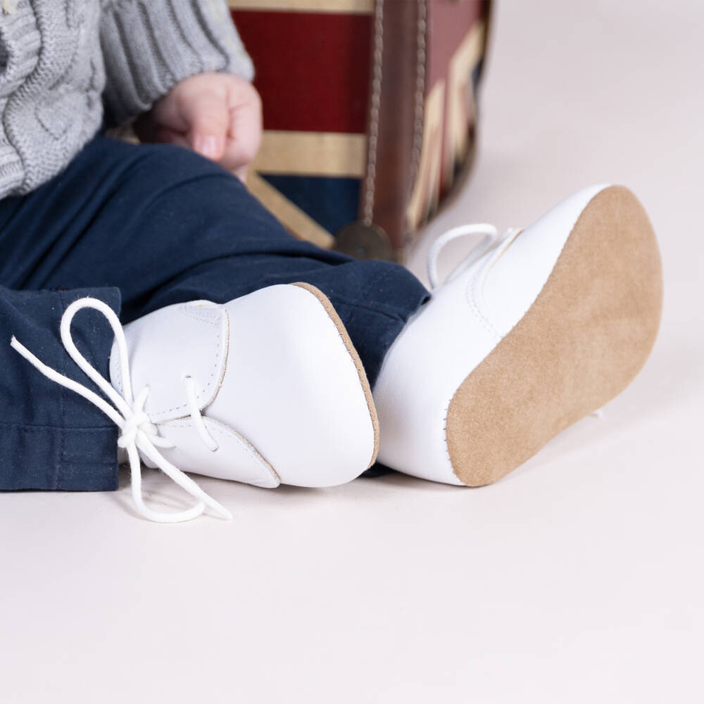 Early Days-White Leather Lace-Up Pre-Walker Shoes | Childrensalon Outlet