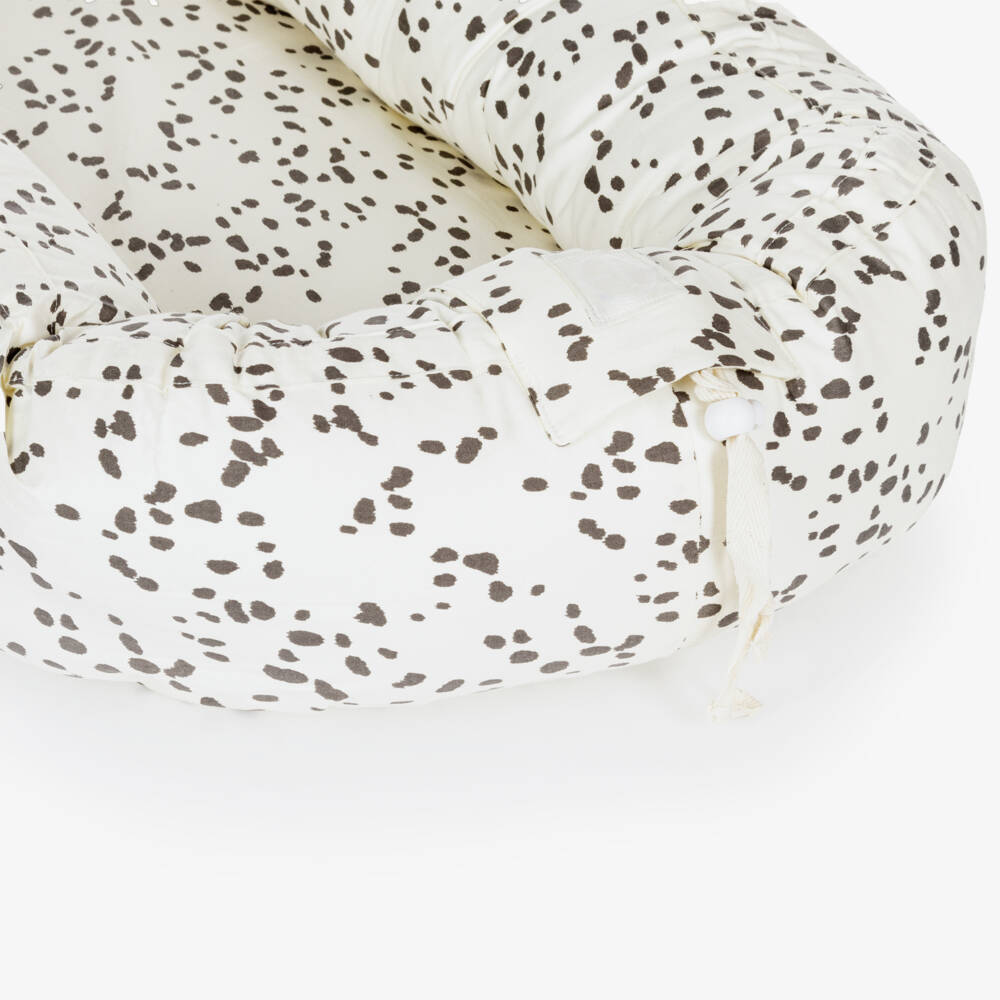 Elodie-Boys Ivory Snuggly Sleeping Nest | Childrensalon Outlet