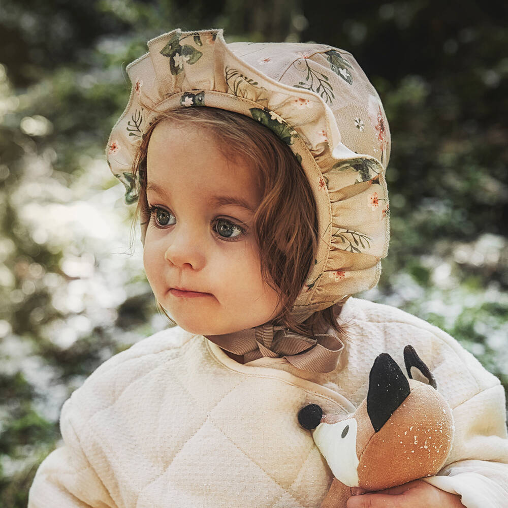 Elodie-Girls Beige Blossom Ruffle Hat | Childrensalon Outlet
