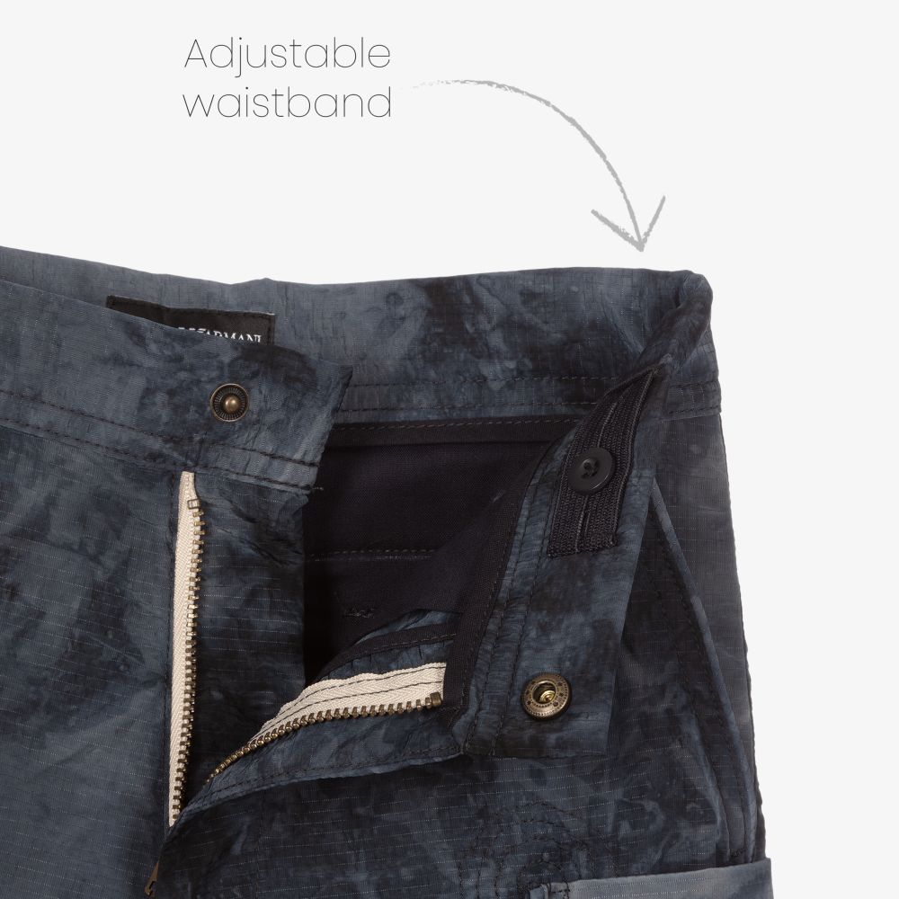 إEmporio Armani-شورت كارغو لون رمادي-أزرق للأولاد | Childrensalon Outlet