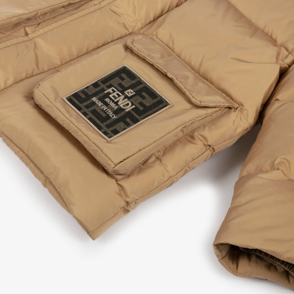 Fendi-جاكيت منفوخ بيج بشعار | Childrensalon Outlet