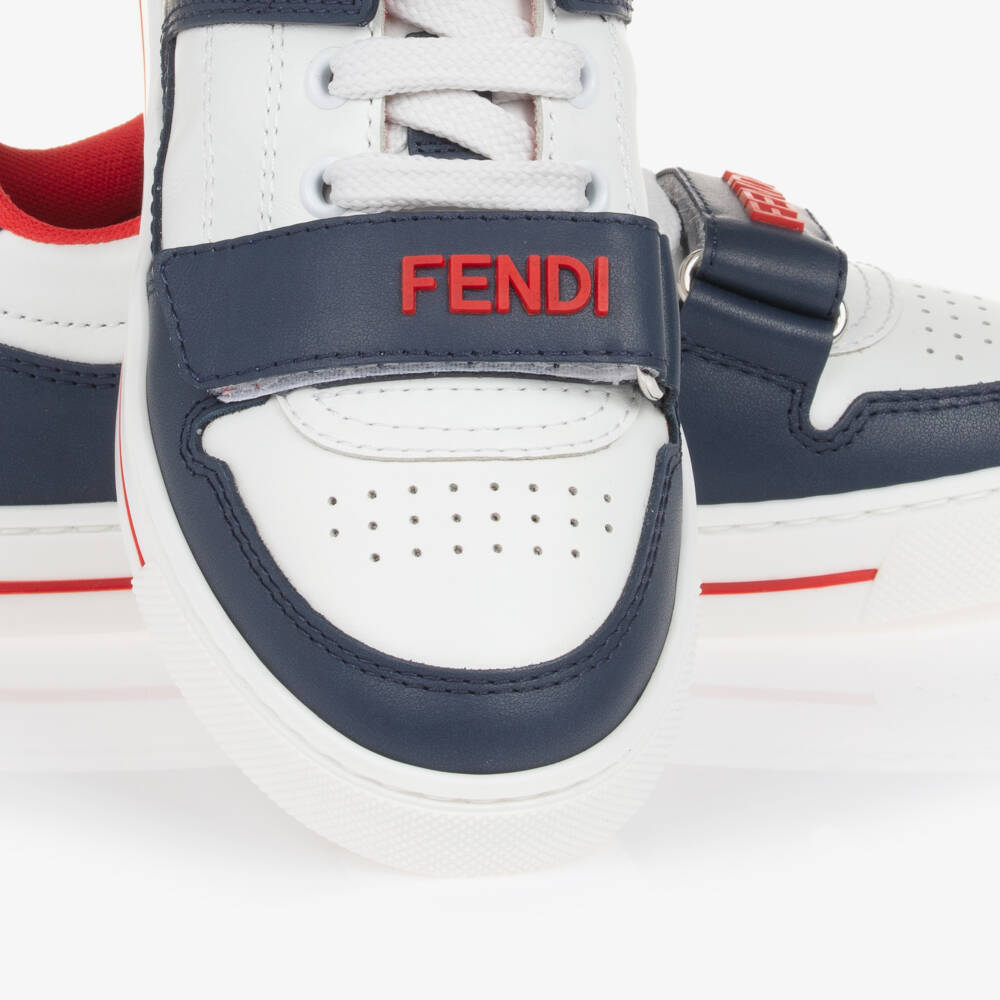Fendi-حذاء رياضي للأولاد من الجلد باللونين الأزرق الداكن والأبيض | Childrensalon Outlet