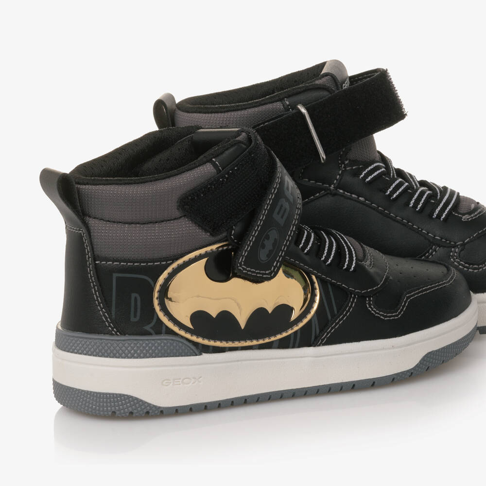 Geox-حذاء رياضي للأولاد من الجلد الصناعي باللون الأسود بتصميم باتمان | Childrensalon Outlet