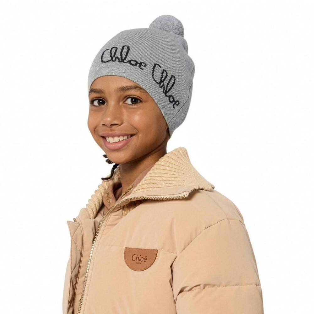 Chloé-Girls Grey Knitted Hat with Navy Blue Chloé Logo | Childrensalon Outlet