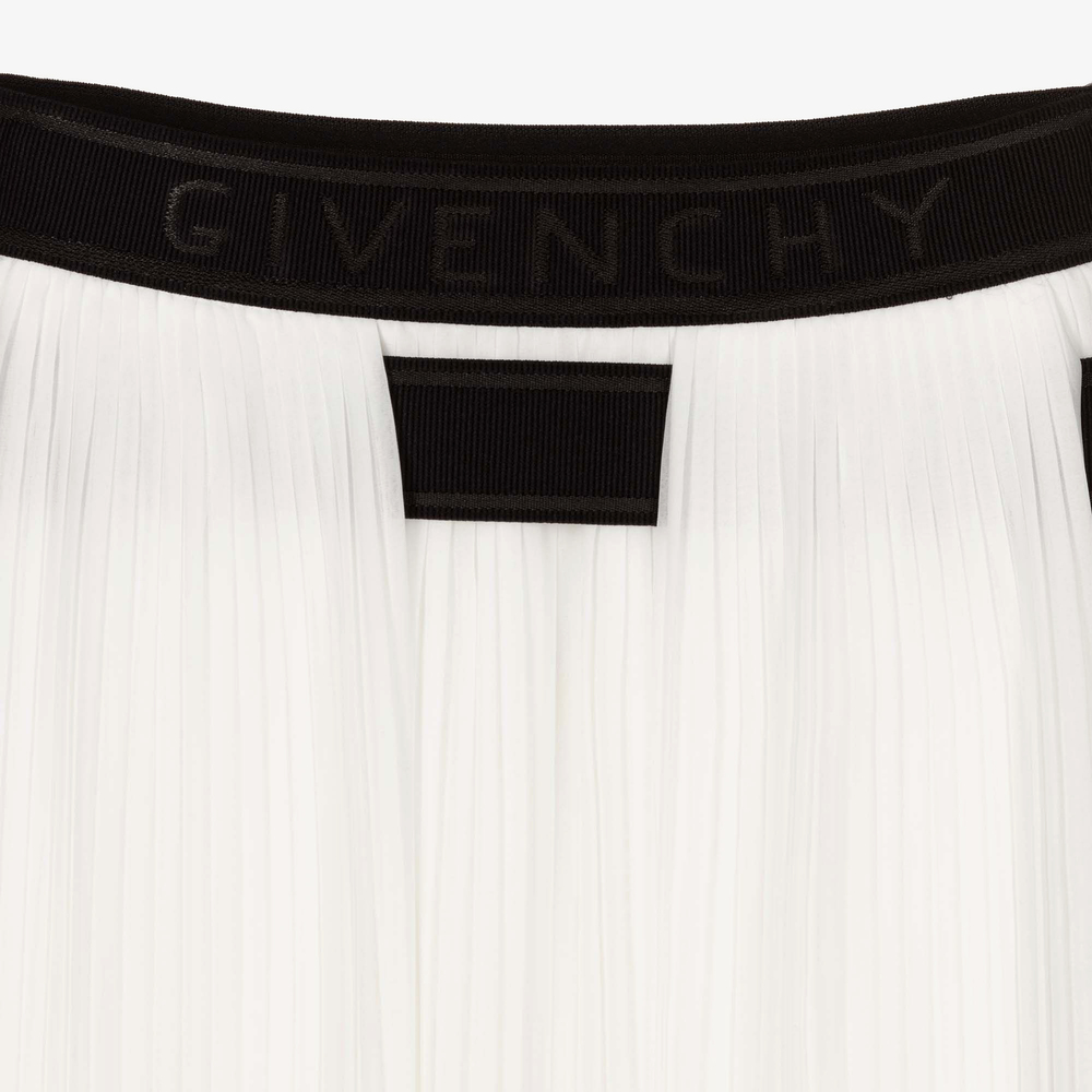 Long black pleated chiffon skirt hotsell