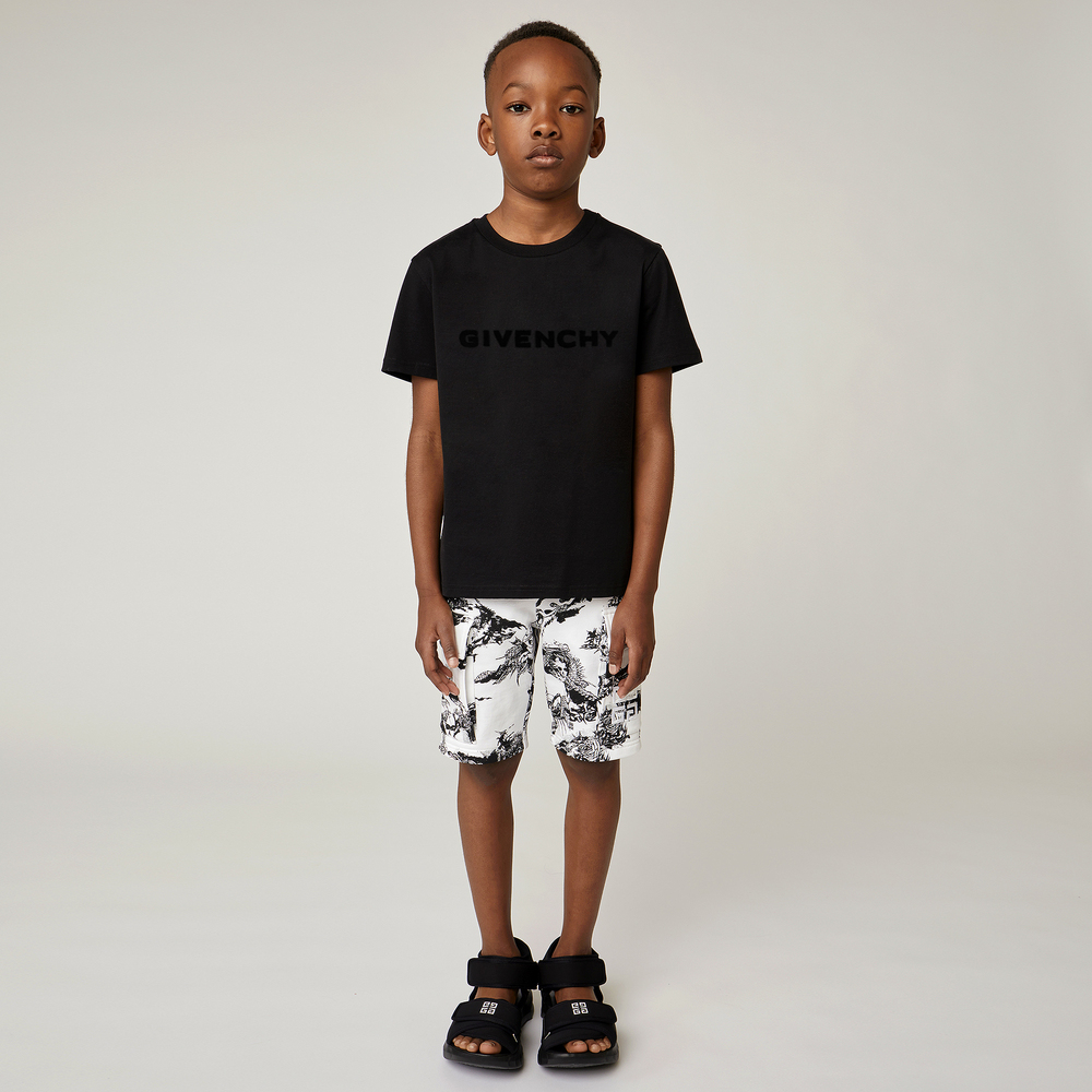 Givenchy t best sale shirt outfit