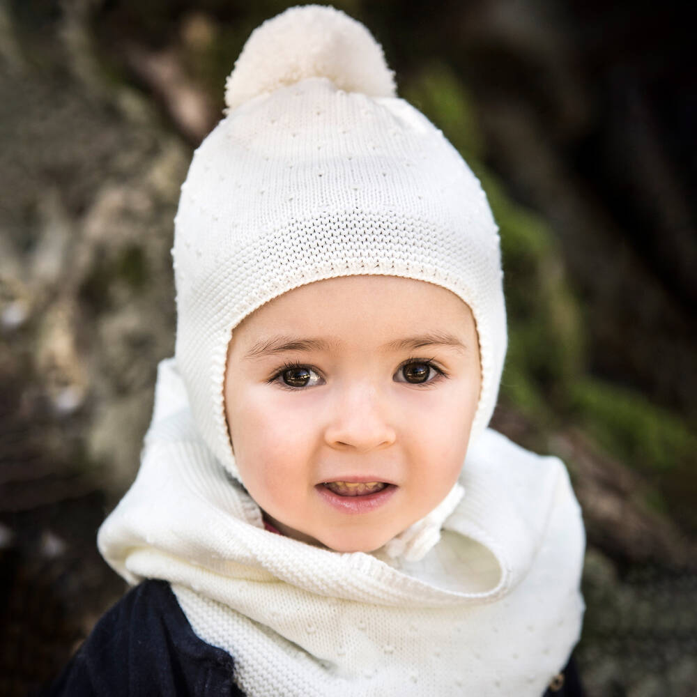 Gorros Navarro-Ivory Knitted Hat & Snood Set | Childrensalon Outlet