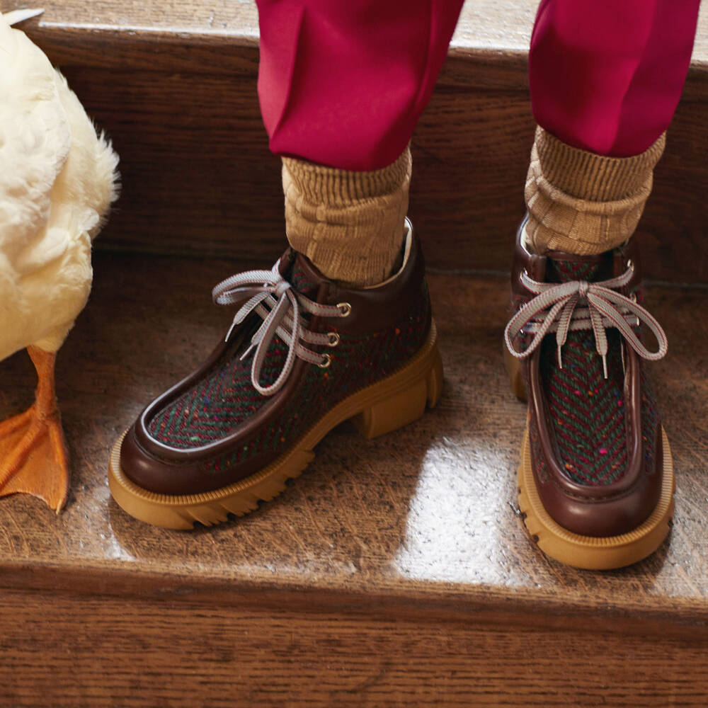 غوتشي-بوت بأربطة جلد لون بني | Childrensalon Outlet